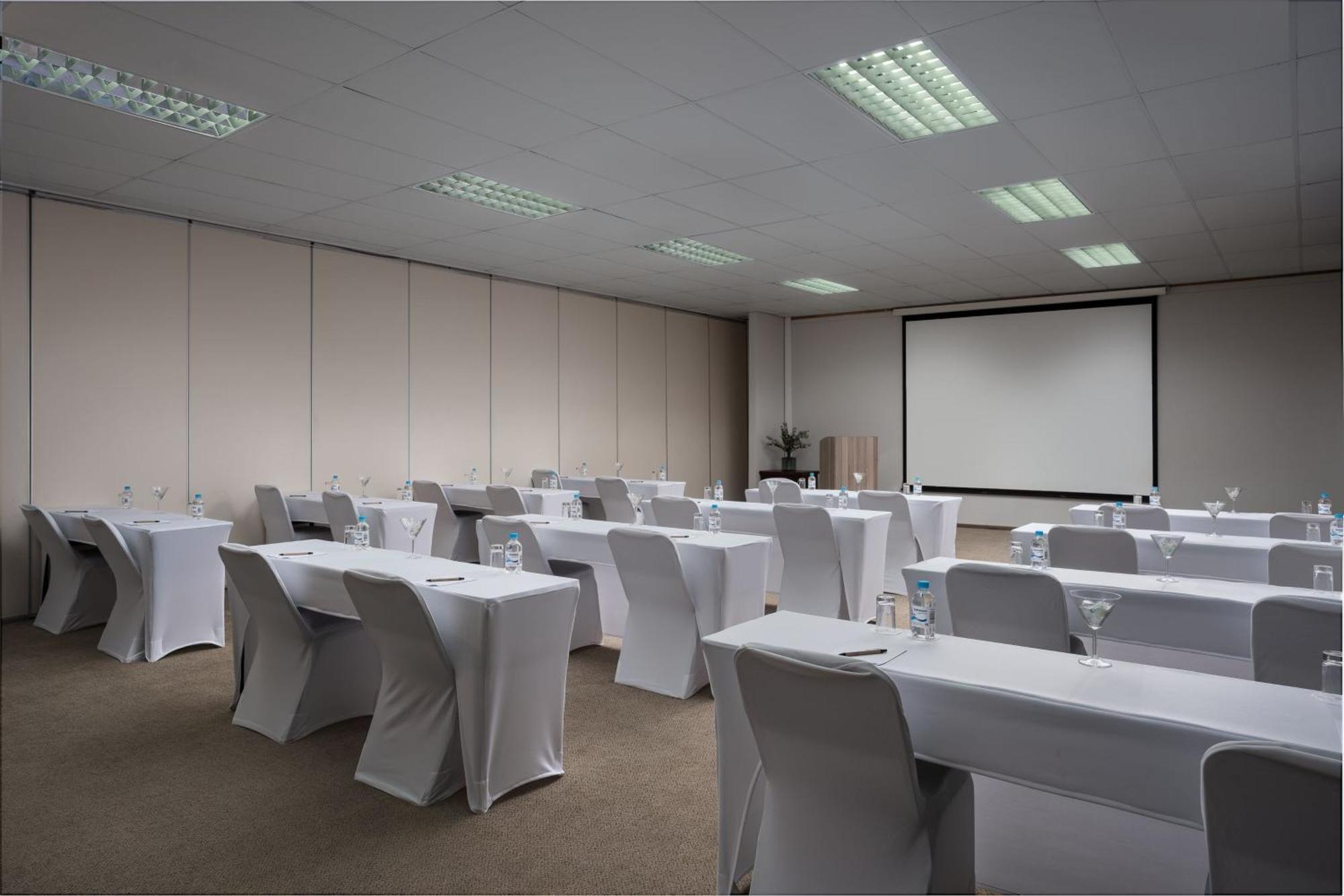 Protea Hotel By Marriott Walvis Bay Indongo Esterno foto