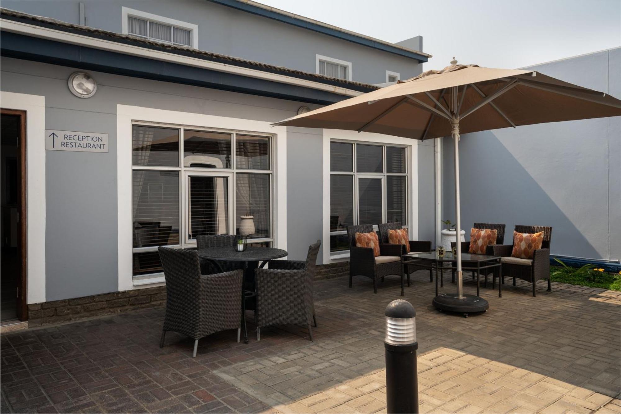 Protea Hotel By Marriott Walvis Bay Indongo Esterno foto